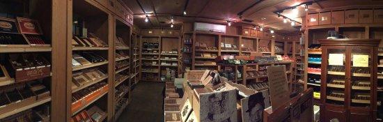 Magnum's Cigars - Wine - Spirits