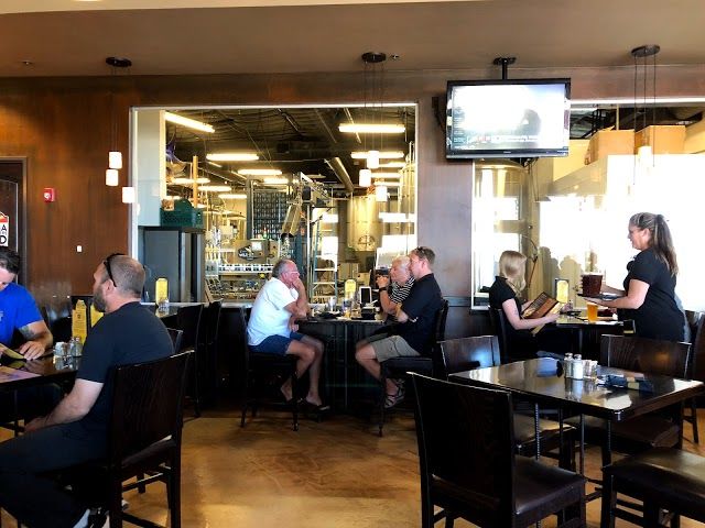 College Street Brewhouse & Pub